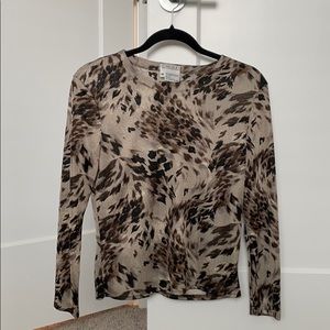 Carlisle polyester blouse- like new